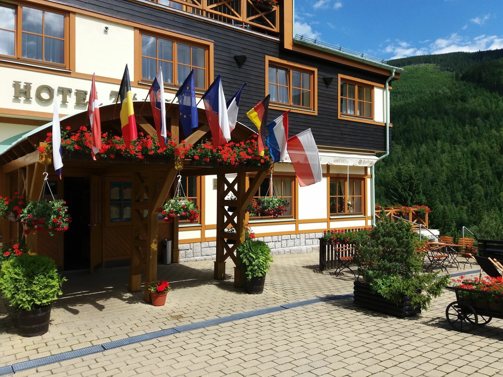 Hotel Zatisi Шпиндлерув-Млин Экстерьер фото